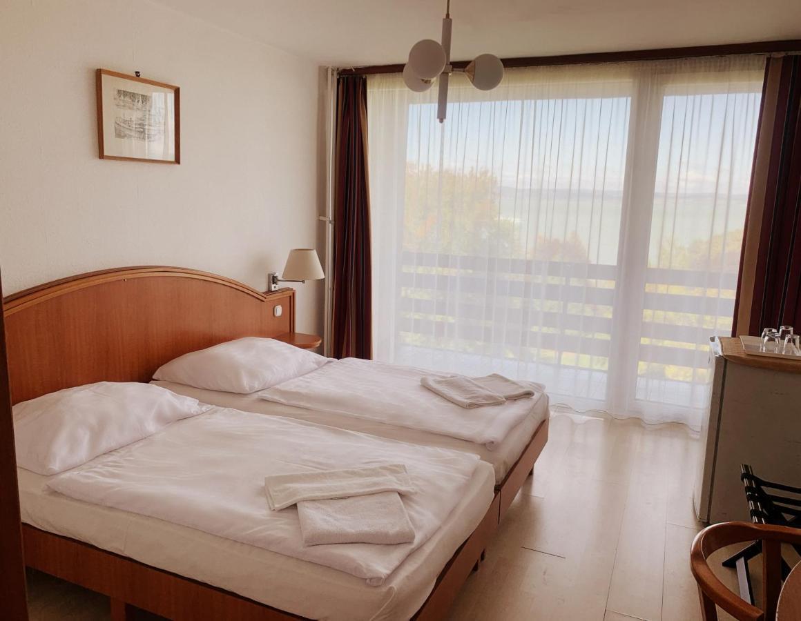 Riviera Park Hotel Balatonfoldvar Bagian luar foto