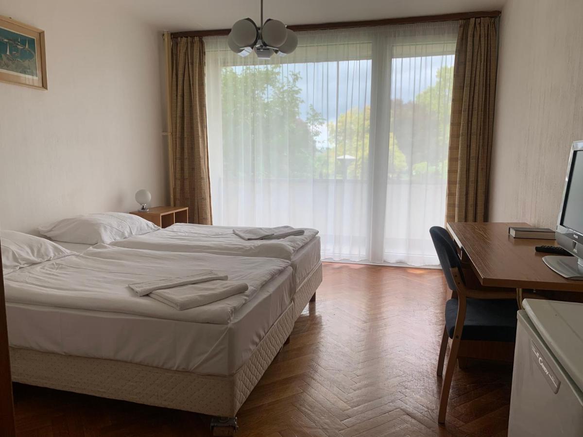 Riviera Park Hotel Balatonfoldvar Bagian luar foto