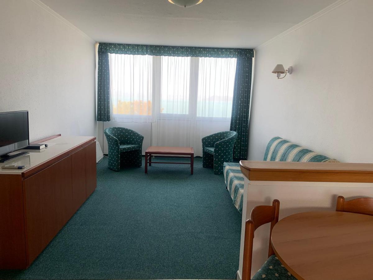 Riviera Park Hotel Balatonfoldvar Bagian luar foto