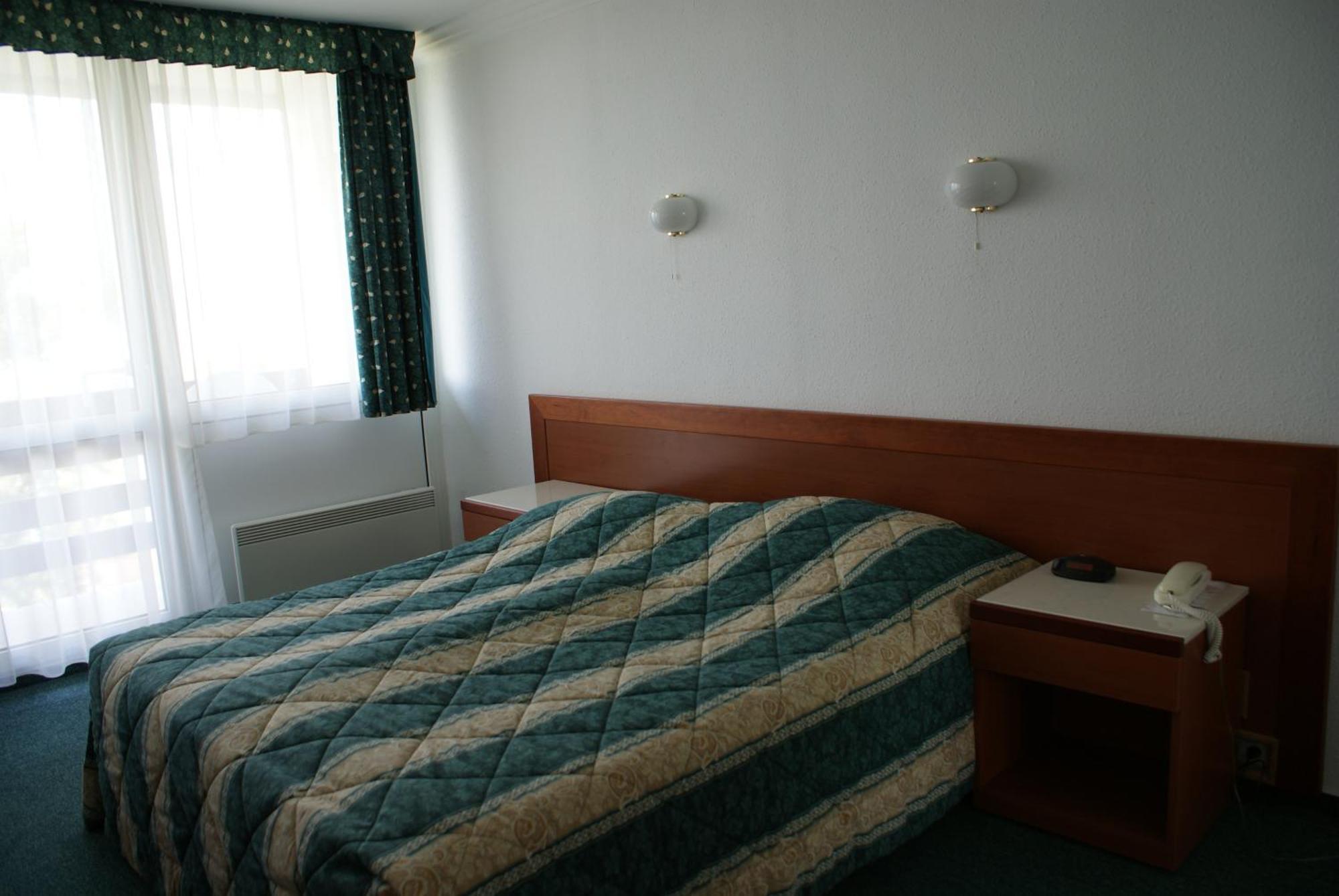 Riviera Park Hotel Balatonfoldvar Bagian luar foto